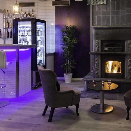 Hotell Restaurang Naemforsen Näsåker Εξωτερικό φωτογραφία